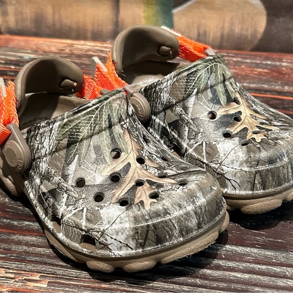 Boys infant toddler size 5  all terrain real tree crocs - Picture 7 of 8